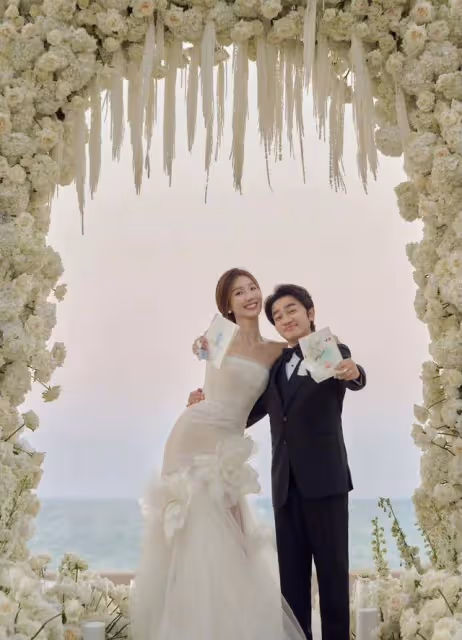 王祖藍舉辦慶生派對！妻子圈中姐妹團齊現身，鍾嘉欣帶女兒湊熱鬧