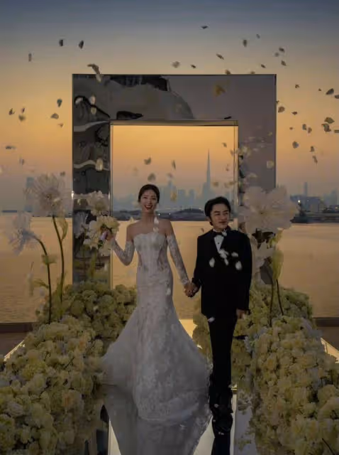 王祖藍舉辦慶生派對！妻子圈中姐妹團齊現身，鍾嘉欣帶女兒湊熱鬧