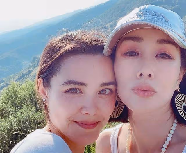 香港星二代曬豐滿身材,參加選美想當明星,長相成熟不如媽媽漂亮