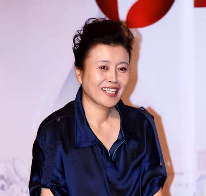 演員丁嘉麗:我這輩子最後悔的,就是為愛丟了自尊,捧紅了孫紅雷