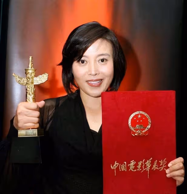 演員丁嘉麗:我這輩子最後悔的,就是為愛丟了自尊,捧紅了孫紅雷