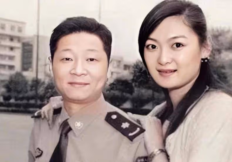 55歲趙亮:帶模特老婆深山養雞16年,滿臉皺紋似老農,他到底圖啥