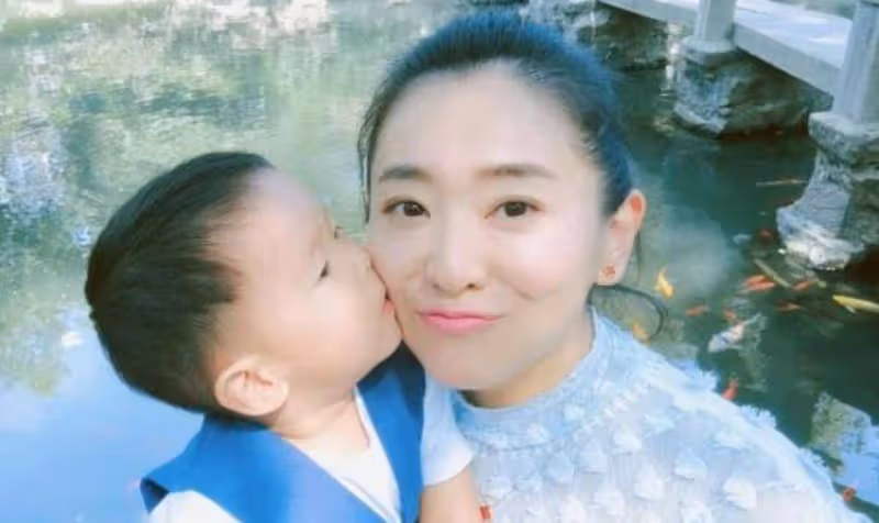「月亮姐姐」王淏:39歲高齡生子,被富商丈夫寵成寶,成人生贏家