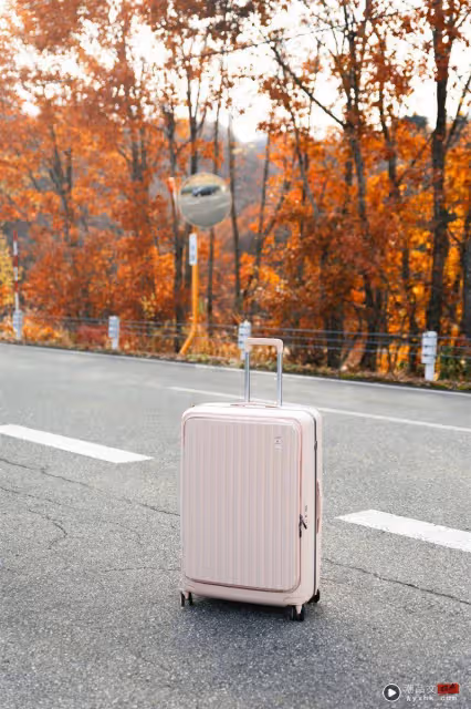 2025年度代表色「摩卡慕斯」！旅行當金蛇年起手式　春節出遊單品全推薦