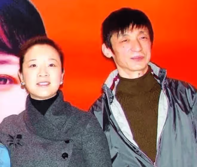 她是國家一級演員，和某導演結婚26年無緋聞，兒子帥氣迷人是演員