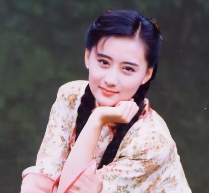 陳德容美到讓瓊瑤瘋魔!全劇組停擺3年,只為等她長大演女主!
