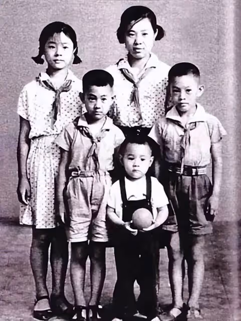 黃渤沒有說錯，60歲的李連杰，已經看到了娛樂圈的「殘酷真相」