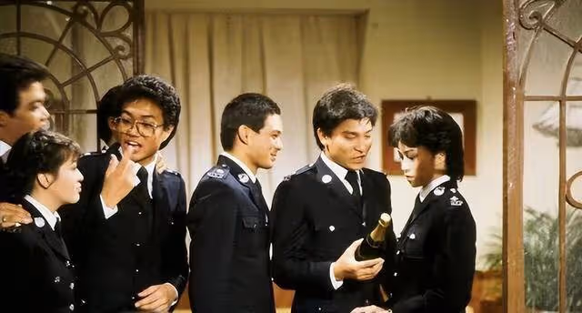 感動!陳敏兒捧場劉德華含淚對望,回憶43年前相識於微時的淵源