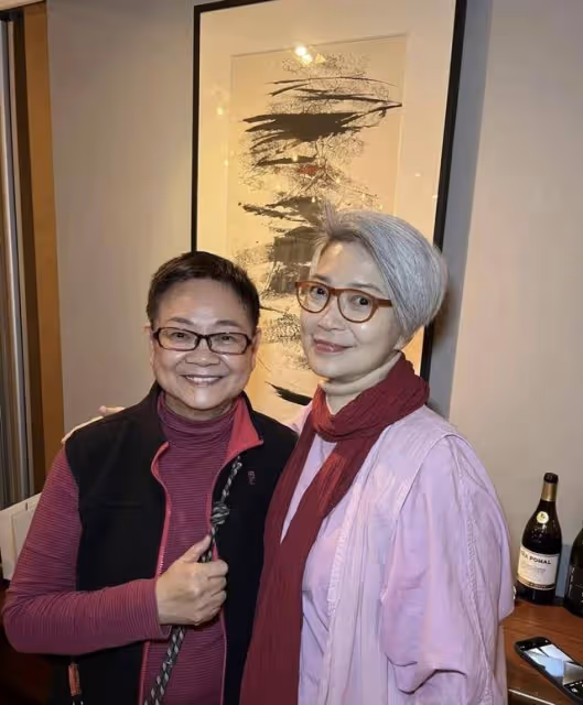 感動!陳敏兒捧場劉德華含淚對望,回憶43年前相識於微時的淵源
