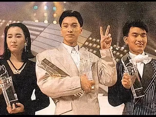 「黃金綠葉」譚耀文闊別TVB多年回娘家獻唱,婚後零緋聞家庭幸福