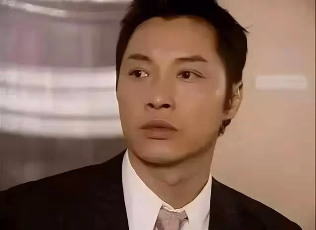 「黃金綠葉」譚耀文闊別TVB多年回娘家獻唱,婚後零緋聞家庭幸福