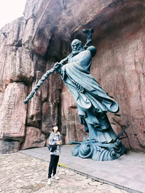 知名港女星舊愛近況曝光!出獄後享奢侈生活,腕錶超百萬惹人羨