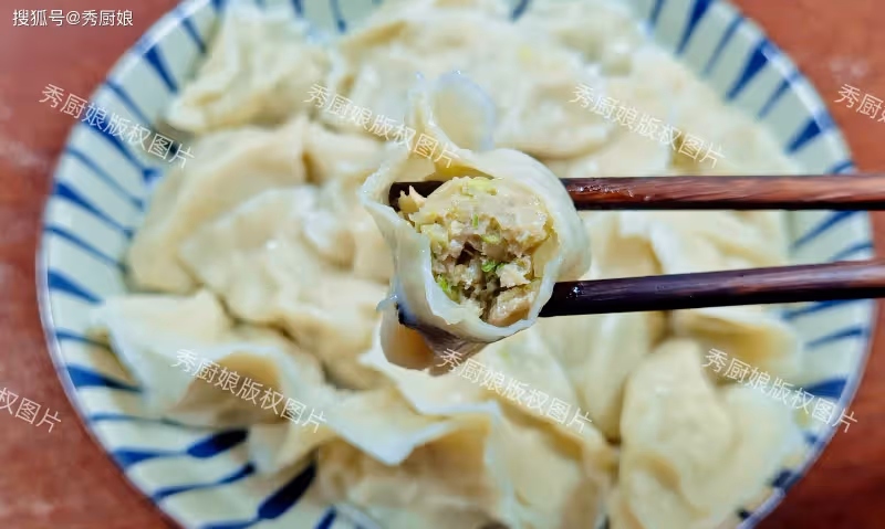 白菜餃子餡,用鹽殺水是大錯!教你正確做法,不出水,不腥不柴