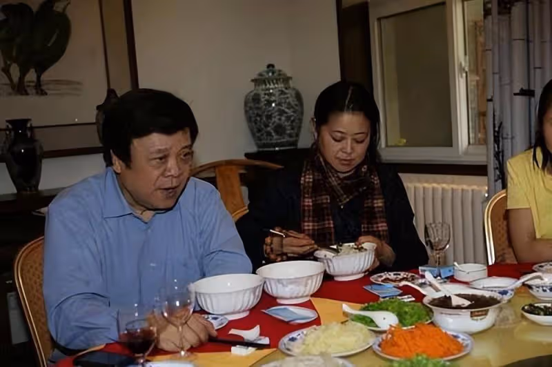 趙忠祥病逝4年,再看遺孀張美珠的現狀,才知道他的遺囑有多明智