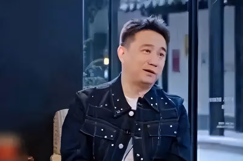 52歲黃磊回應無戲可拍:2年沒拍戲,3年沒當男主,綜藝演戲都停了