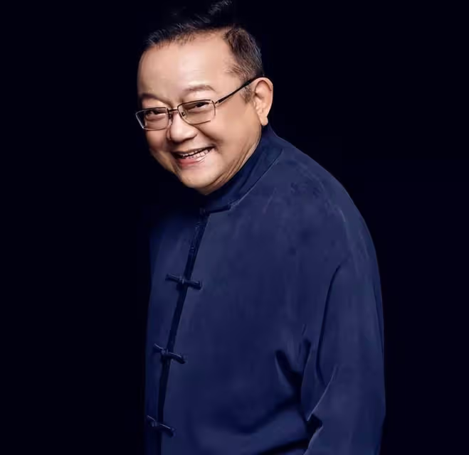 事實證明,被傳賣掉上億豪宅移民美國的王剛,已經走上另一條大道