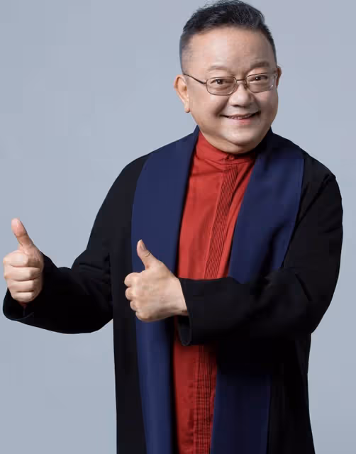 事實證明,被傳賣掉上億豪宅移民美國的王剛,已經走上另一條大道
