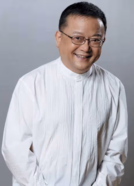 事實證明,被傳賣掉上億豪宅移民美國的王剛,已經走上另一條大道
