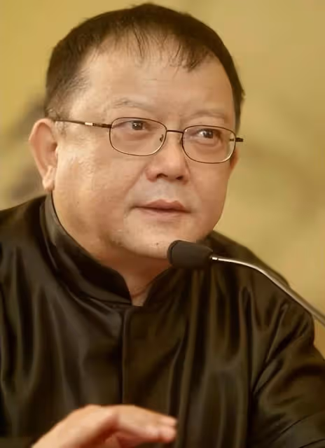 事實證明,被傳賣掉上億豪宅移民美國的王剛,已經走上另一條大道