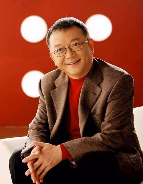 事實證明,被傳賣掉上億豪宅移民美國的王剛,已經走上另一條大道