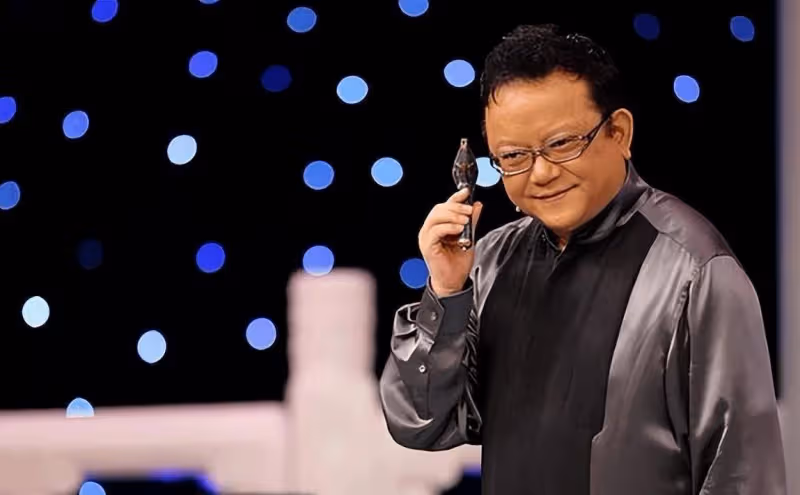 事實證明,被傳賣掉上億豪宅移民美國的王剛,已經走上另一條大道