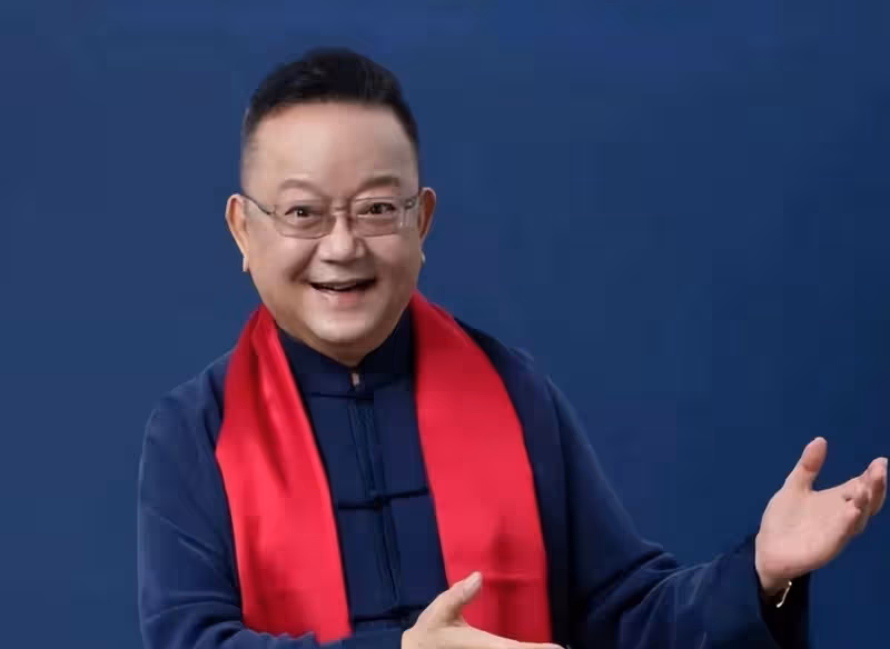 事實證明,被傳賣掉上億豪宅移民美國的王剛,已經走上另一條大道