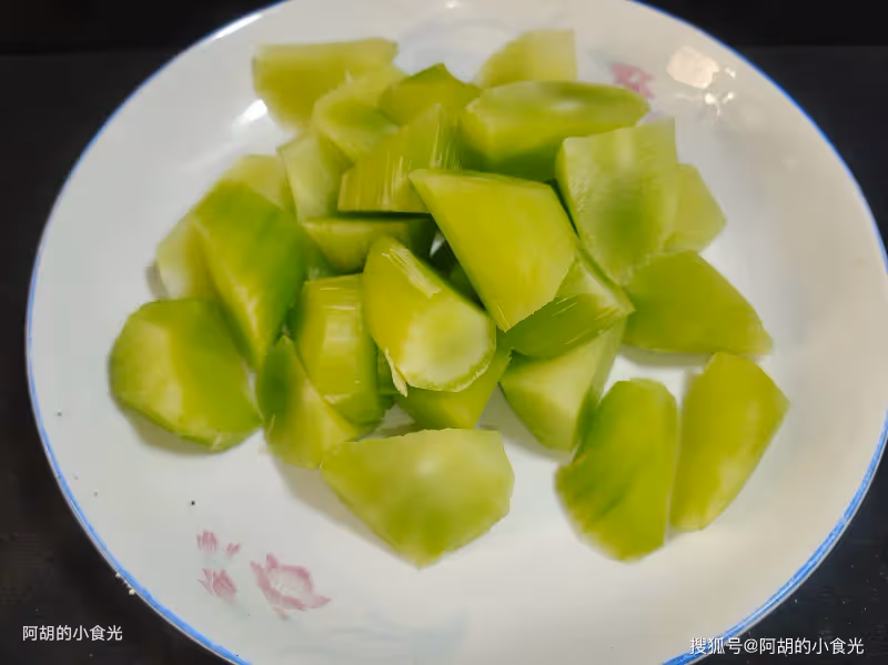 天冷就適合這樣吃,有菜有肉吃個精光!滿口肉嫩菜也香、解饞又暖和,冬天少不了的好味道
