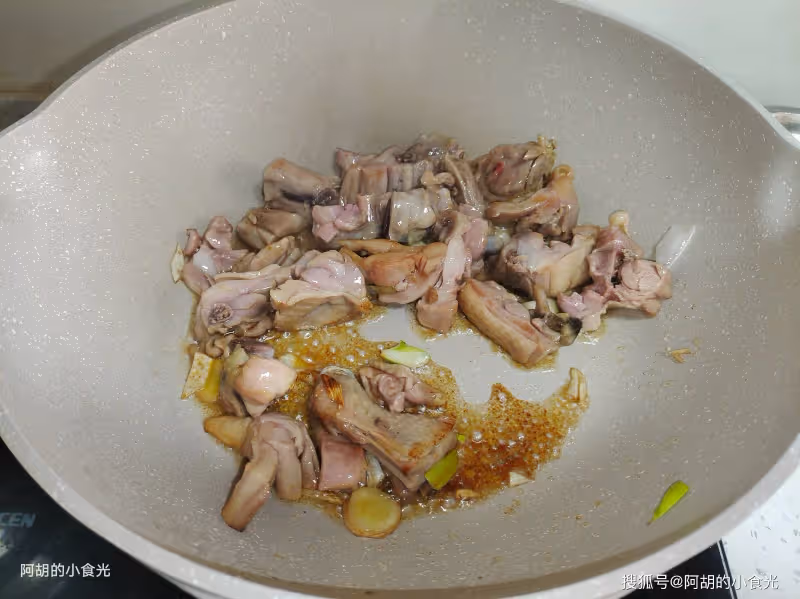 天冷就適合這樣吃,有菜有肉吃個精光!滿口肉嫩菜也香、解饞又暖和,冬天少不了的好味道