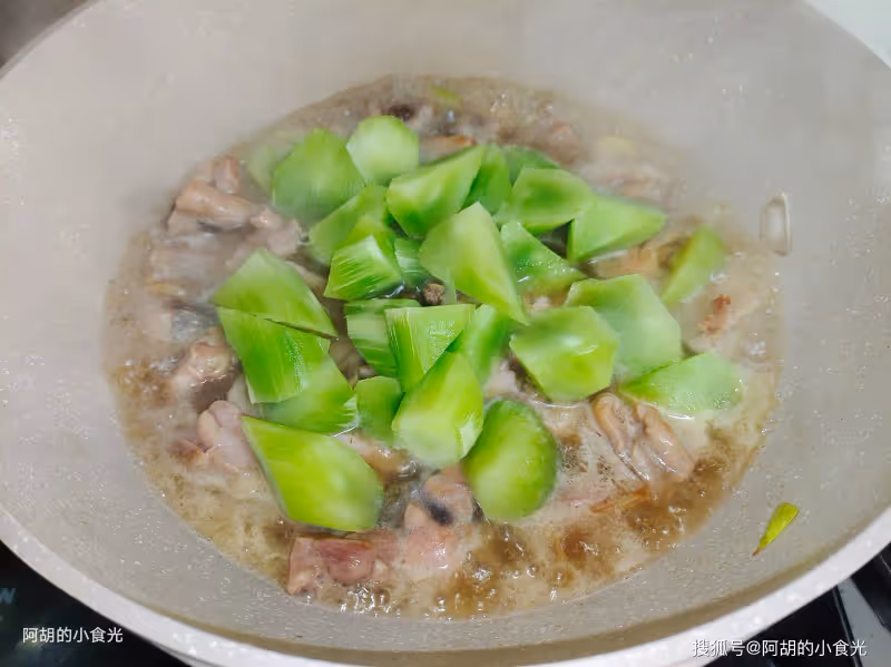 天冷就適合這樣吃,有菜有肉吃個精光!滿口肉嫩菜也香、解饞又暖和,冬天少不了的好味道