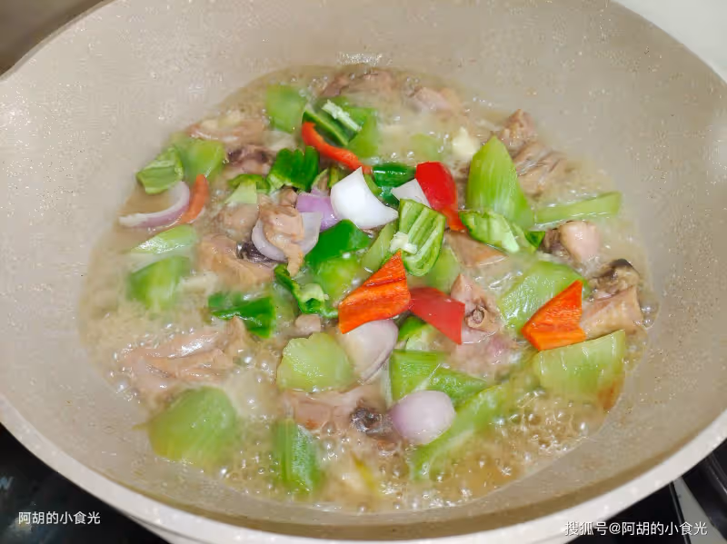 天冷就適合這樣吃,有菜有肉吃個精光!滿口肉嫩菜也香、解饞又暖和,冬天少不了的好味道