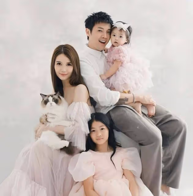 恭喜!41歲香港人氣女星宣布三胎生子,帶妝分娩偶像包袱重