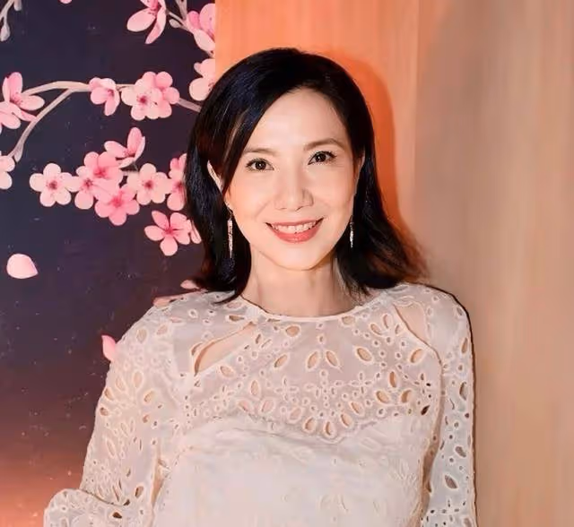 香港知名女星宣告復出,有劇本正在洽談,秘密結婚後又低調離婚