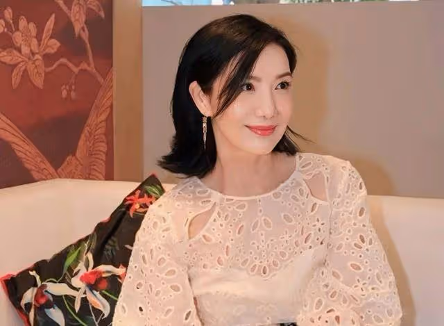 香港知名女星宣告復出，有劇本正在洽談，秘密結婚後又低調離婚