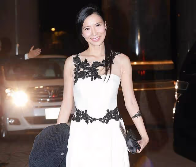 香港知名女星宣告復出，有劇本正在洽談，秘密結婚後又低調離婚