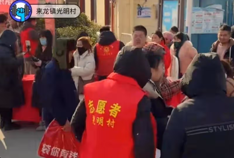 劉強東妹夫近況!是教師沒再婚,撫養仨女兒,大舅哥每年給一百萬