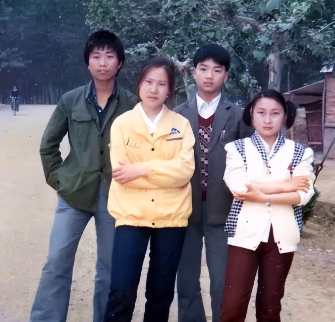 劉強東妹夫近況!是教師沒再婚,撫養仨女兒,大舅哥每年給一百萬