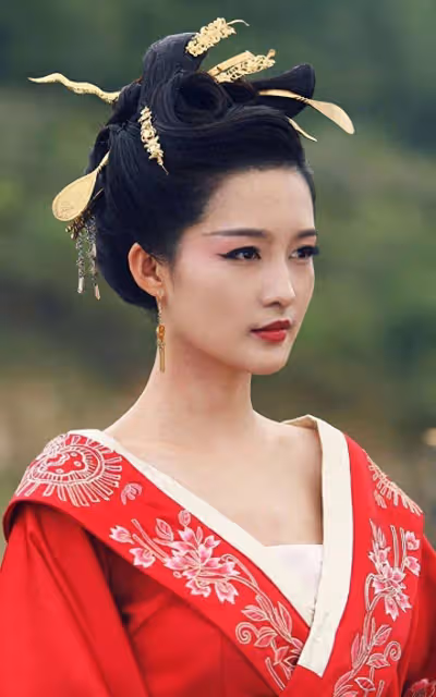 34歲李沁微博之夜憤然離席!不滿座位第4排?主辦方:你又不扛劇