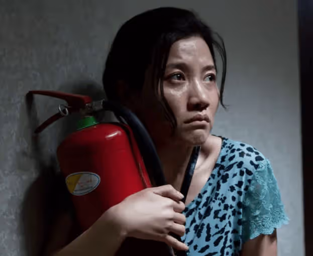 她曾憑一部電影拿下8個影后，如今51歲卻無人問津，與李乃文終是意難平