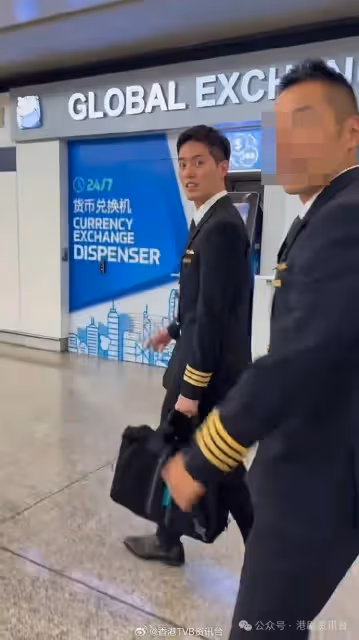 麥明詩挺巨肚到機場「Check」老公!盛勁為表情惹網民起疑
