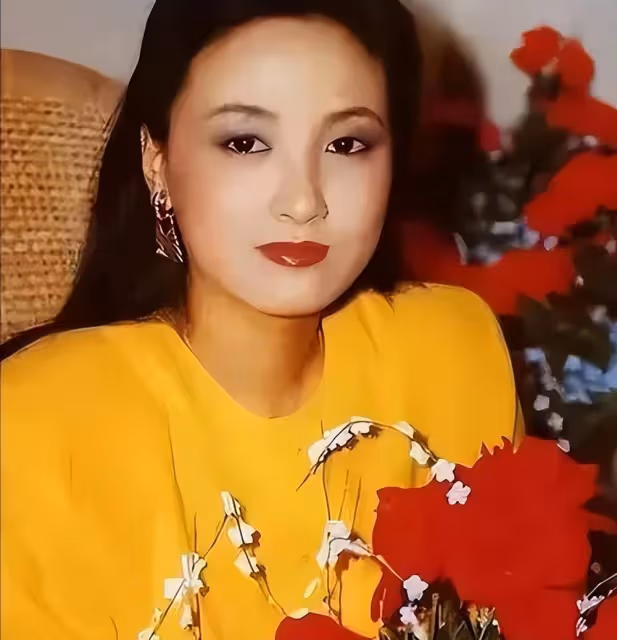 萬萬沒想到,67歲「丁克」了28年的的鄧婕,最終成為了人生贏家