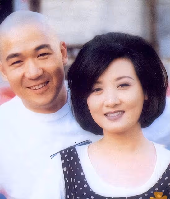 萬萬沒想到,67歲「丁克」了28年的的鄧婕,最終成為了人生贏家