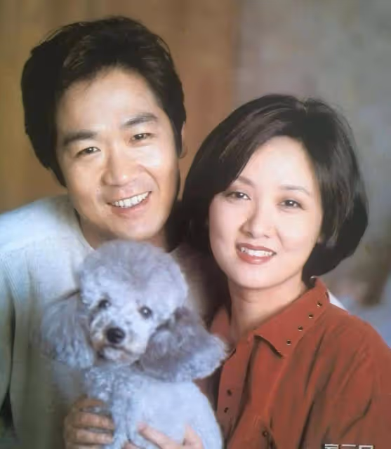 萬萬沒想到,67歲「丁克」了28年的的鄧婕,最終成為了人生贏家