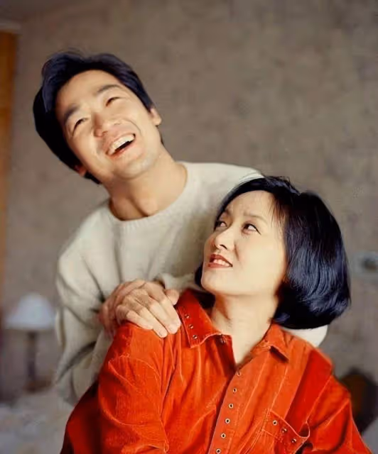 萬萬沒想到,67歲「丁克」了28年的的鄧婕,最終成為了人生贏家