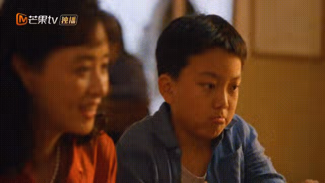 演完《小巷人家》蔣欣兒子,又二搭郭京飛演父子,這小演員不簡單