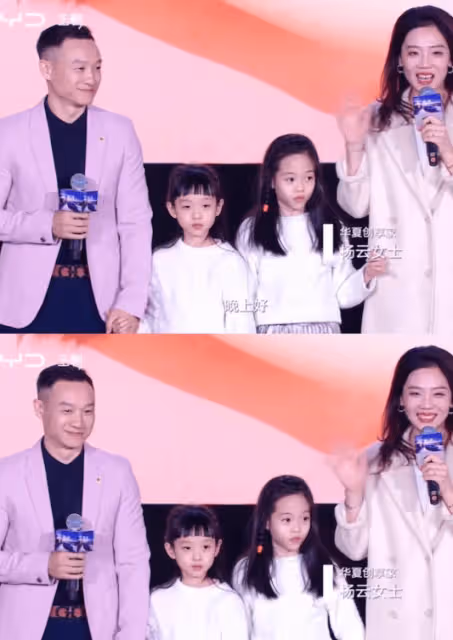 楊威一家現身,雙胞胎女兒的身高引熱議,妹妹比姐姐高出了半個頭
