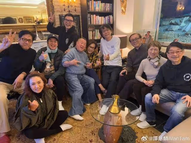 玉女歌手黎瑞恩被惡搞照片,照片來源自譚詠麟,臉蛋胖了一個度