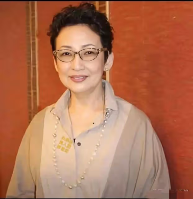 TVB老戲骨離巢自創節目受歡迎,指責大台無理要求,拍攝非常驚險