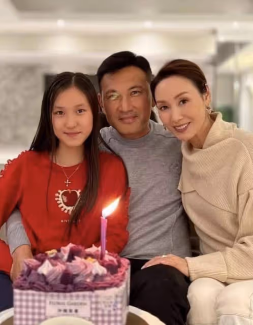 TVB前花旦為15歲女兒慶生!小傢伙與爸爸共用一張臉,人緣極佳