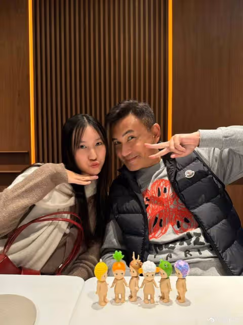 TVB前花旦為15歲女兒慶生!小傢伙與爸爸共用一張臉,人緣極佳