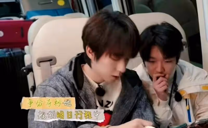 《一路繁花》一個火了,一個塌房了?